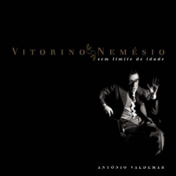 Livro 'Vitorino Nemésio - Sem Limite de Idade'